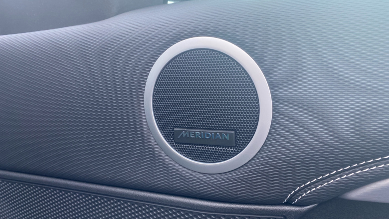 Land Rover Discovery 3.0 D300 Dynamic SE 5dr Auto Diesel Station Wagon